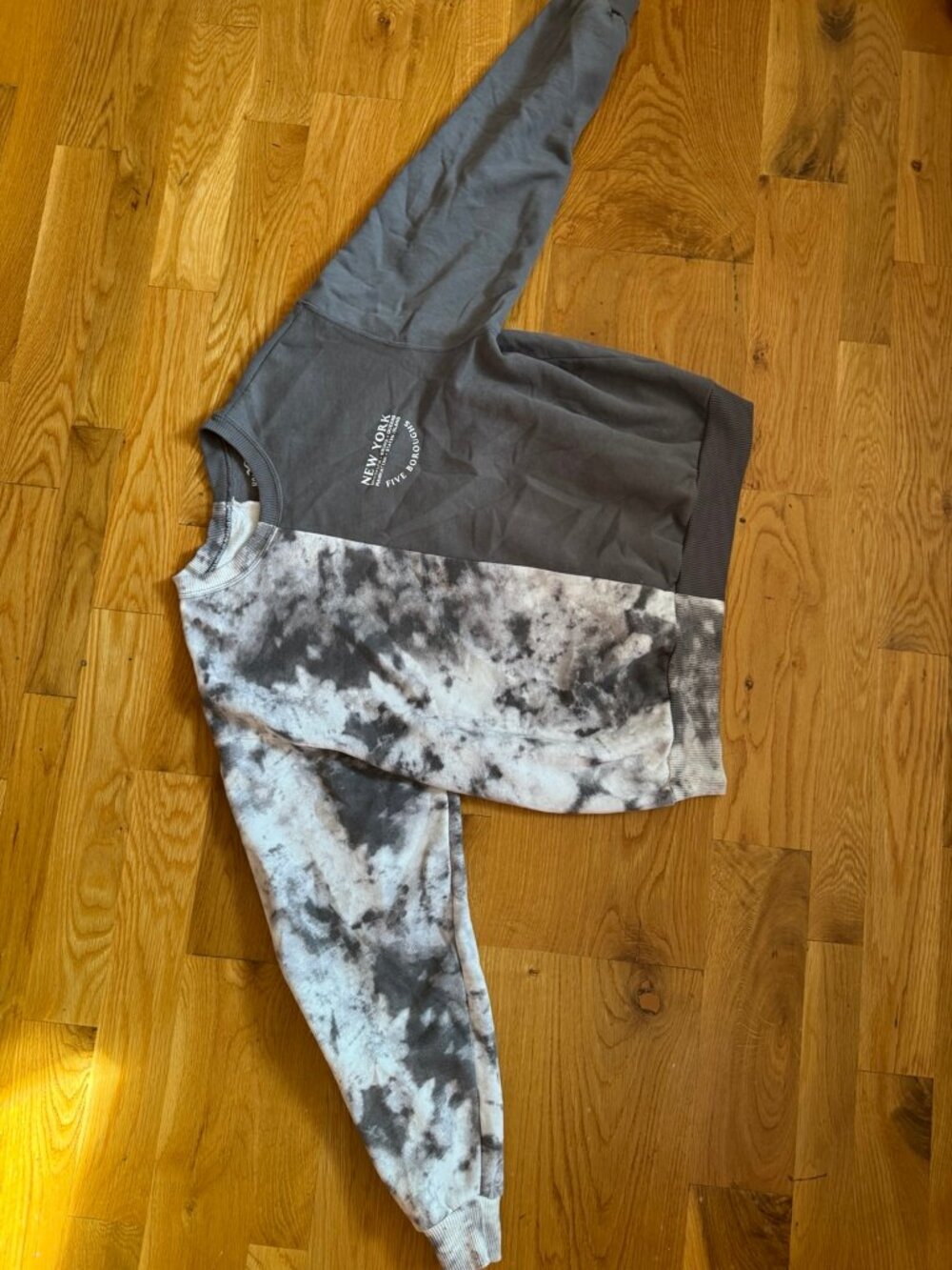 Hollister Gray White Tie Dye Crewneck Sweatshirt Size Medium